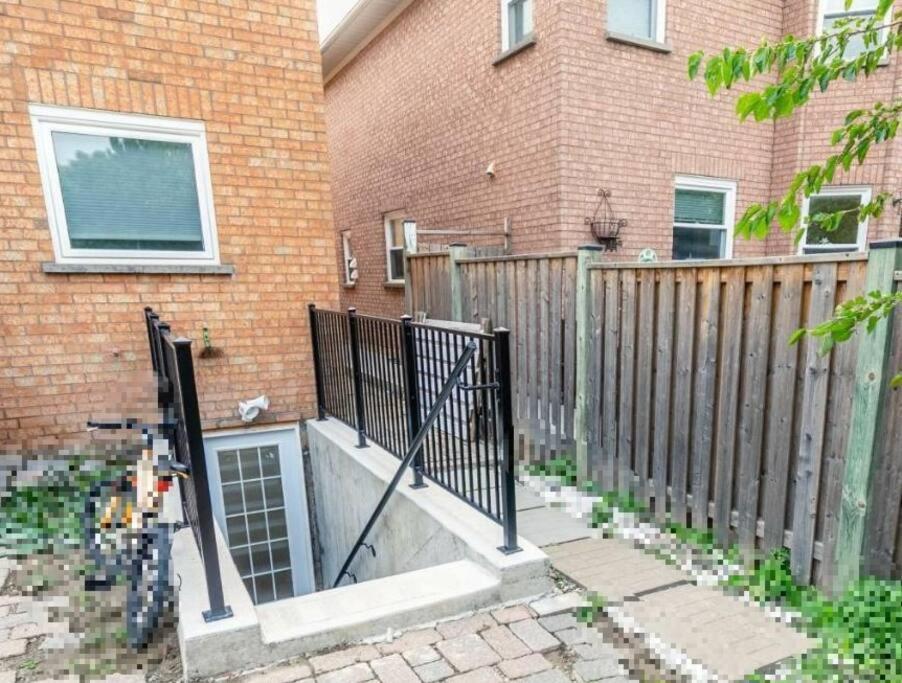 Spacious Basement Mississauga Kültér fotó